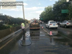 官渡區(qū)交通運(yùn)輸局完成 昆石 昆玉高速公路 官渡段 交通設(shè)施清洗