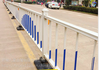 城市道路護(hù)欄 守護(hù)交通安全與市容的重要設(shè)施